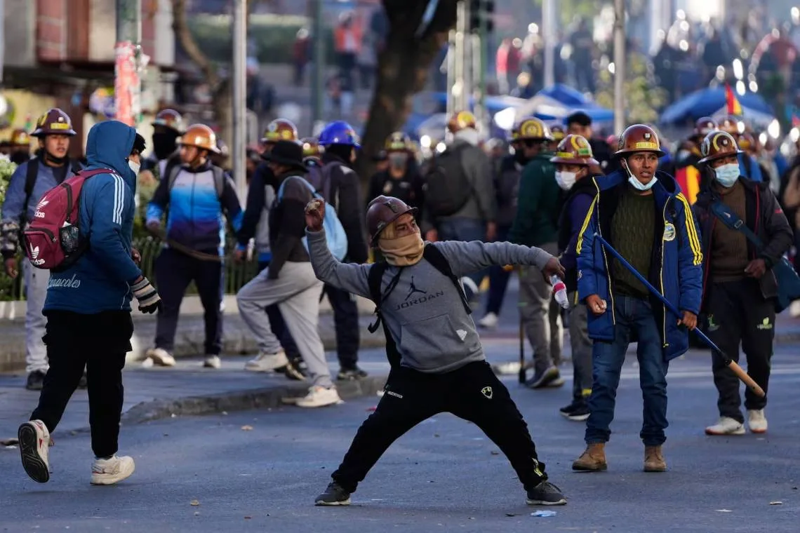 Aumentan las protestas y la represión en Bolivia con detenciones y disturbios en La Paz