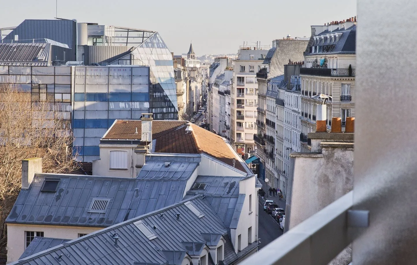 El calor extremo convierte a los últimos pisos de París en espacios casi inhabitables