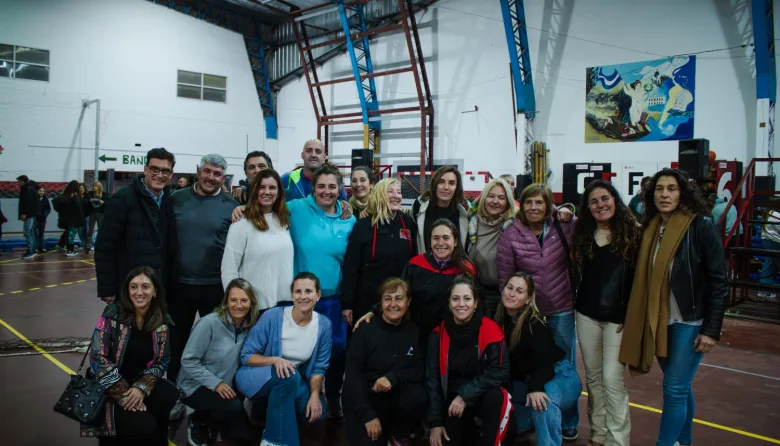 Puerto Quequén contribuyó a renovar el gimnasio principal del CEF 76 de Quequén