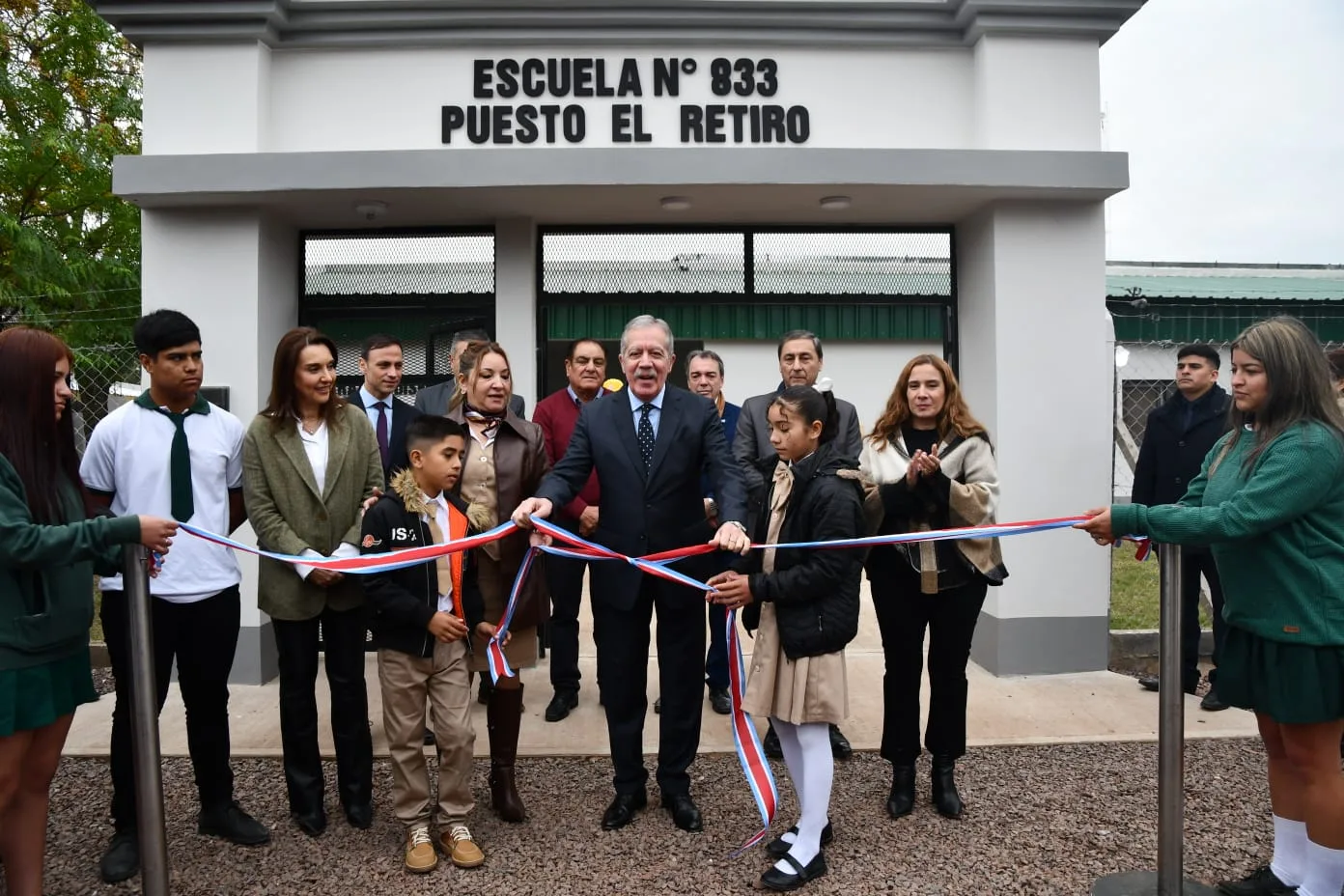 El gobernador Suárez inauguró obras de ampliación y refacción en escuelas del departamento Río Hondo