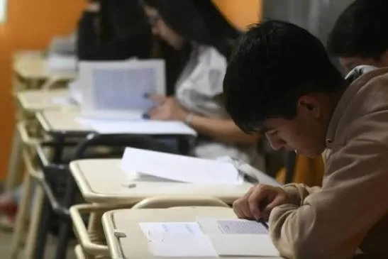 Gobierno bonaerense lanza programa para mejorar lectura y escritura en primer año de secundaria