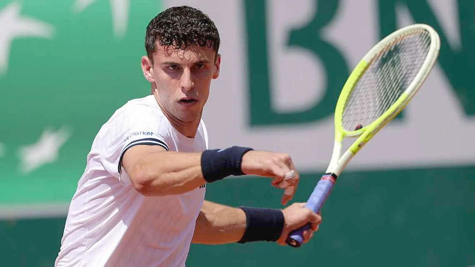 Juan Manuel Cerúndolo superó un maratónico duelo en Roland Garros y avanzó a octavos
