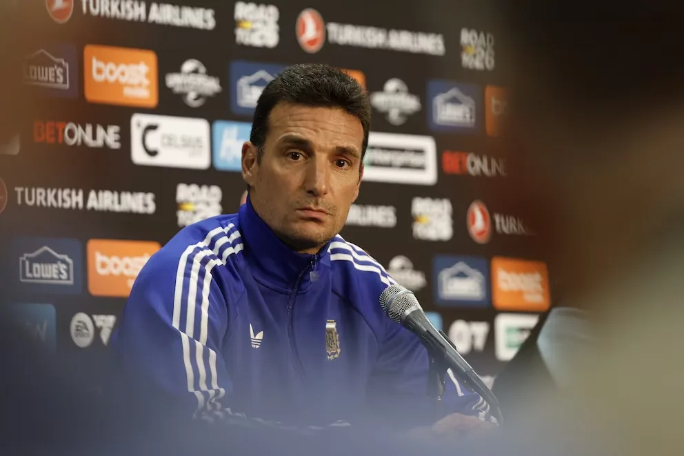 Scaloni advierte que jugadores lesionados que no estén al 100% quedarán fuera del Mundial