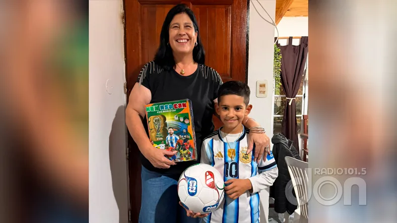 Tiziano, el primer niño pampeano que completó el álbum oficial del Mundial 2026