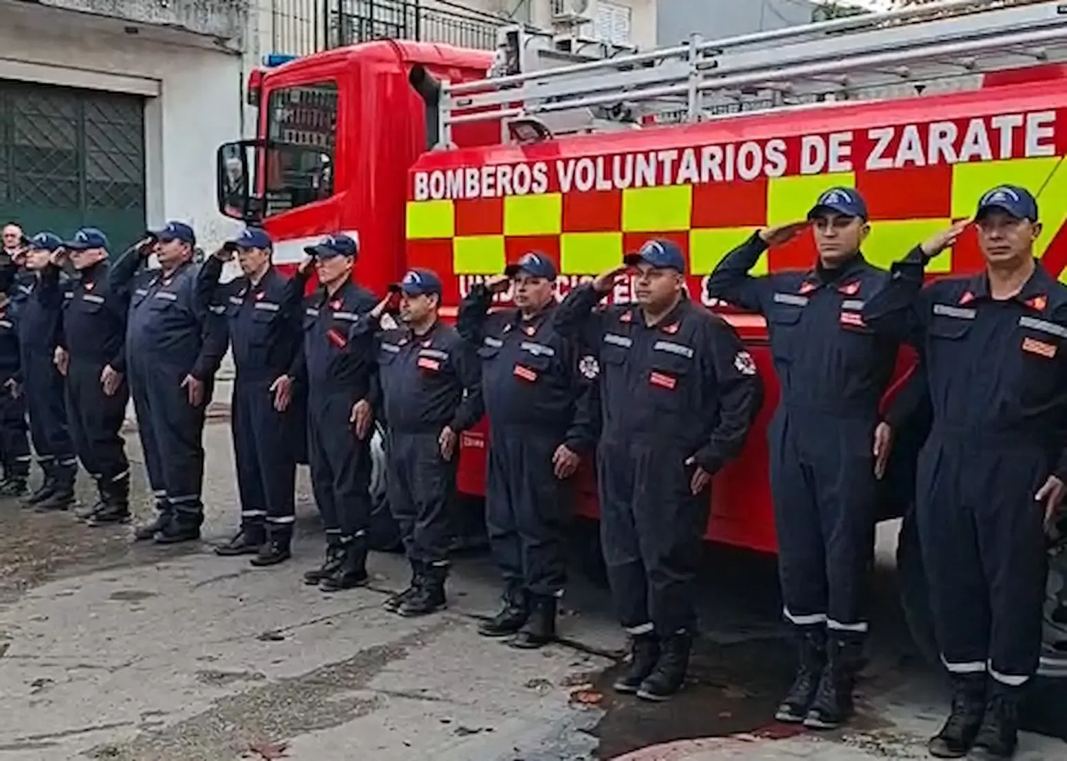 Zárate reconoció el compromiso y servicio de sus Bomberos Voluntarios en un acto oficial
