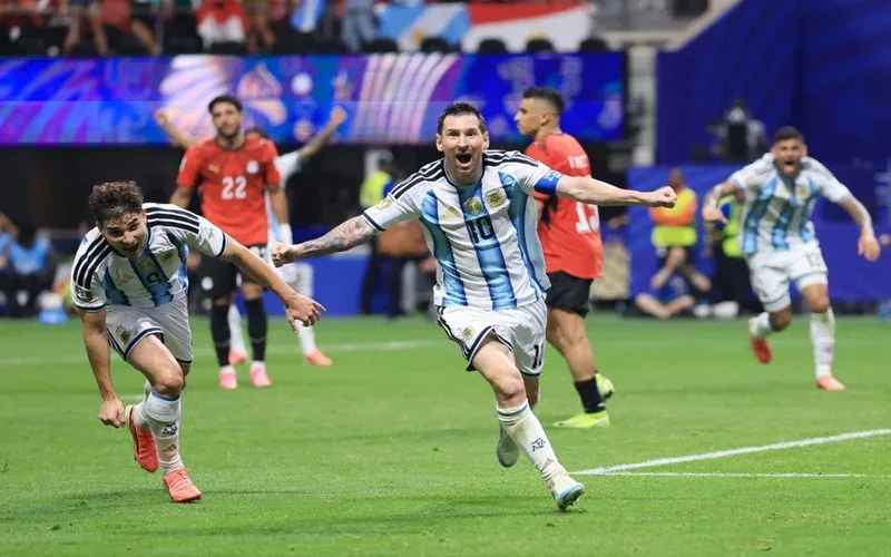 Argentina remontó y superó 3-2 a Egipto para avanzar a cuartos del Mundial 2026