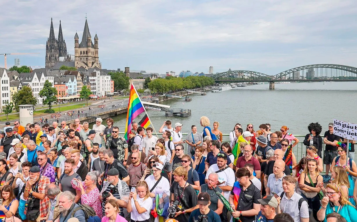 Colonia reúne a 1,5 millones en la Marcha del Orgullo con fuerte reclamo por los derechos LGBTQIA+