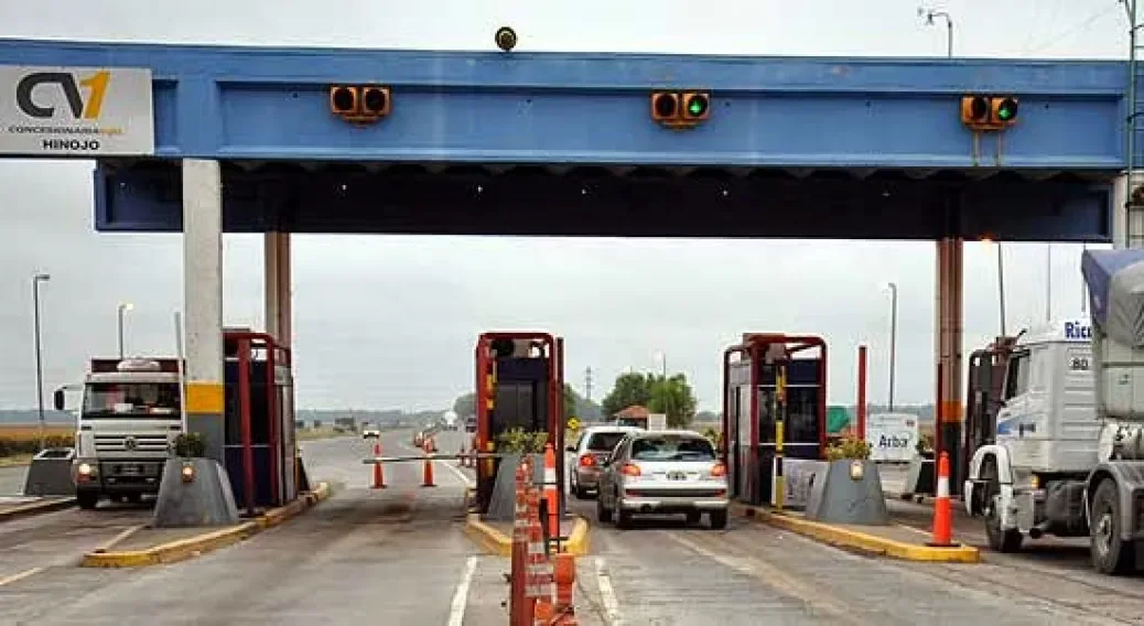 Corresur subió hasta un 20 % las tarifas en el peaje de Hinojo y elimina el pago en efectivo
