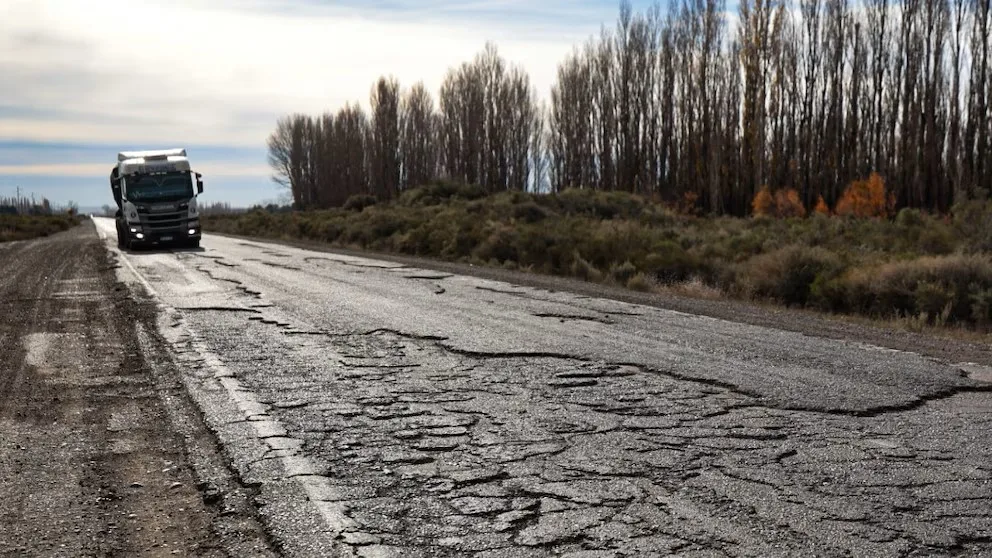 Denuncian el deterioro de la mayoría de las rutas nacionales de cara a las vacaciones de invierno
