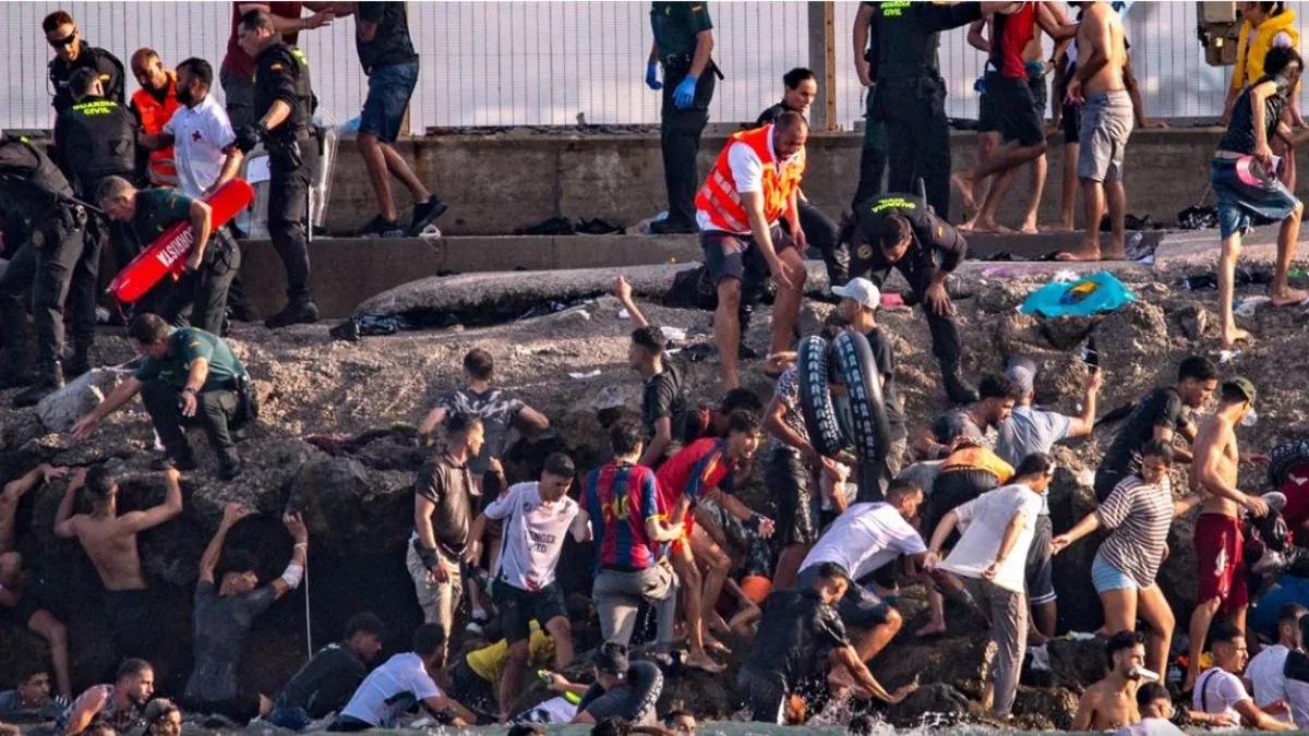 España despliega al Ejército en Ceuta ante crisis migratoria y muertes en la frontera