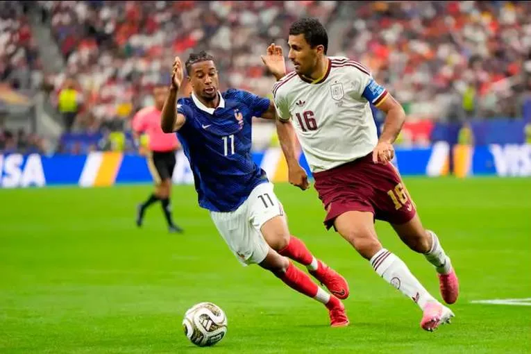 España se clasifica a la final del Mundial tras vencer a Francia por 2-0