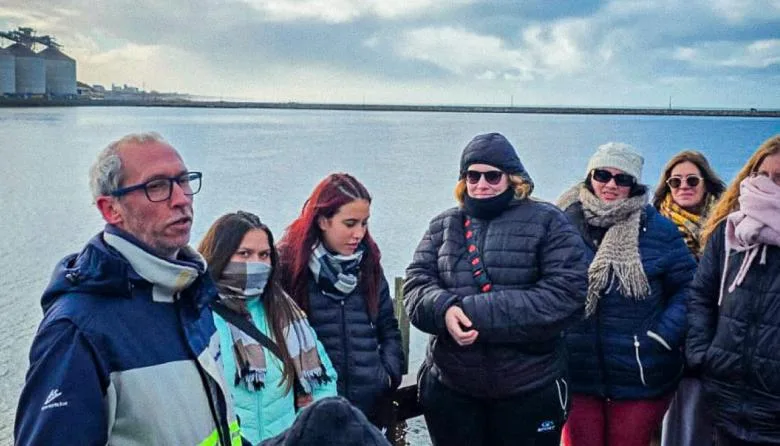 Futuros docentes visitaron Puerto Quequén para conocer su funcionamiento y rol productivo