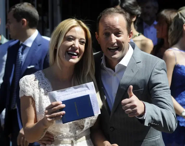 La Justicia allana inmuebles de Insaurralde y Cirio para ubicar vestidor con dólares