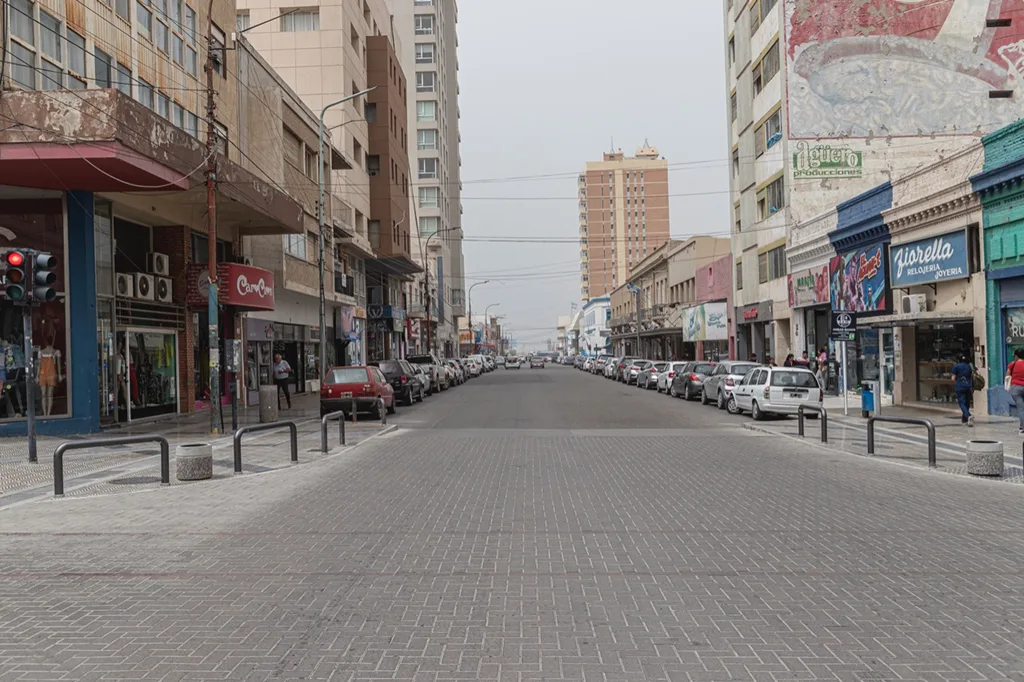 La transformación del centro de Comodoro Rivadavia a través de una imagen de los años 70