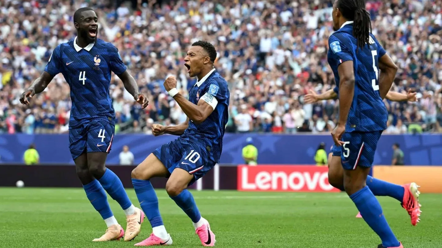 Mbappé lideró la goleada de Francia sobre Suecia y jugará contra Paraguay en octavos