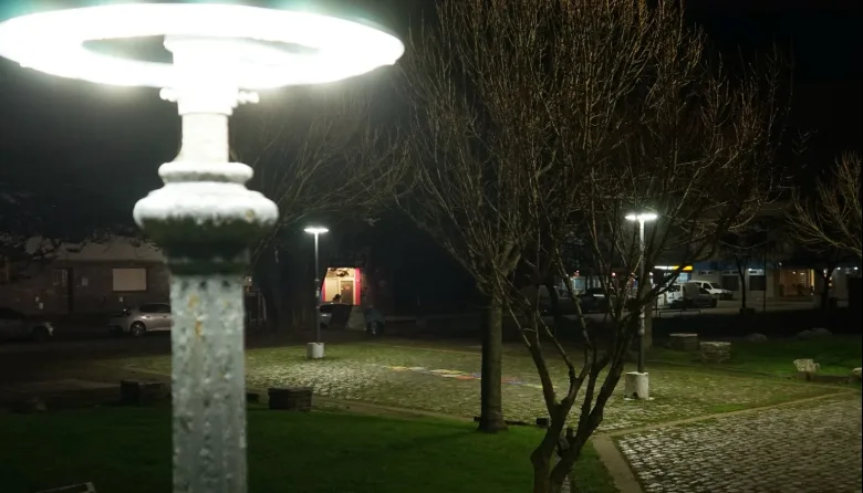 Necochea y Quequén inician instalación de 200 luminarias LED para mejorar la iluminación pública