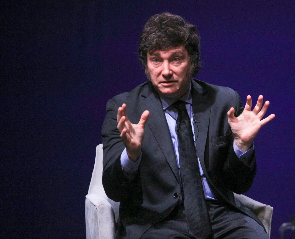 Javier Milei insiste en defender su gestión ante críticas por la economía y el gasto público