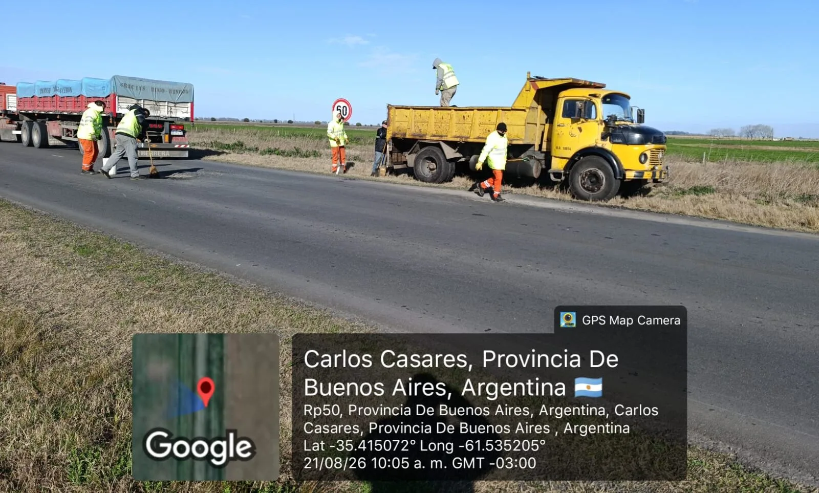 Vialidad Provincial ejecuta obras de bacheo en la Ruta Provincial 50 entre Carlos Casares y Lincoln