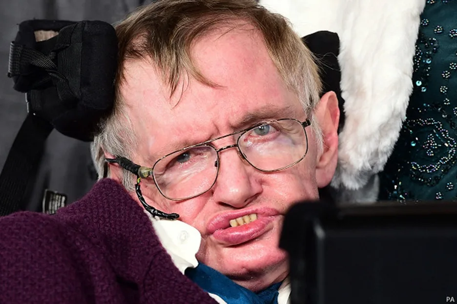 Stephen Hawking advirtió que la inteligencia artificial podría acabar con la humanidad