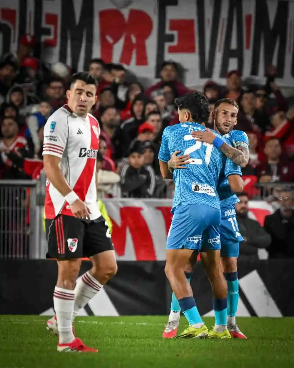 River cayó ante Atlético Tucumán en el Monumental y cerró la fase regular entre silbidos