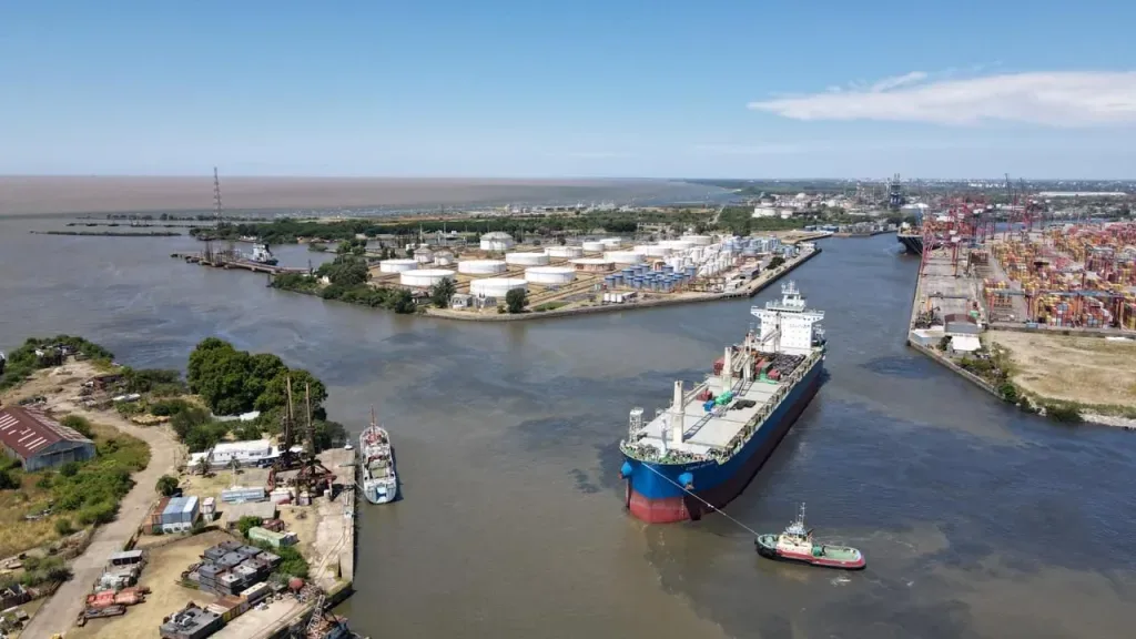 Dos empresas compiten por el dragado y mantenimiento del Puerto Dock Sud