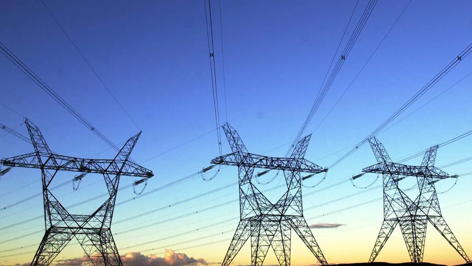 El Ministerio de Economía adjudicó a Edison-Genneia la compra de acciones en Transener