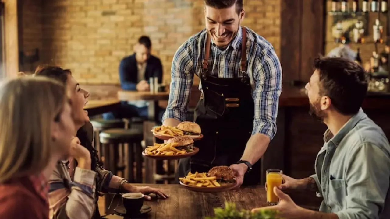 El peso de las propinas en los ingresos de los trabajadores gastronómicos
