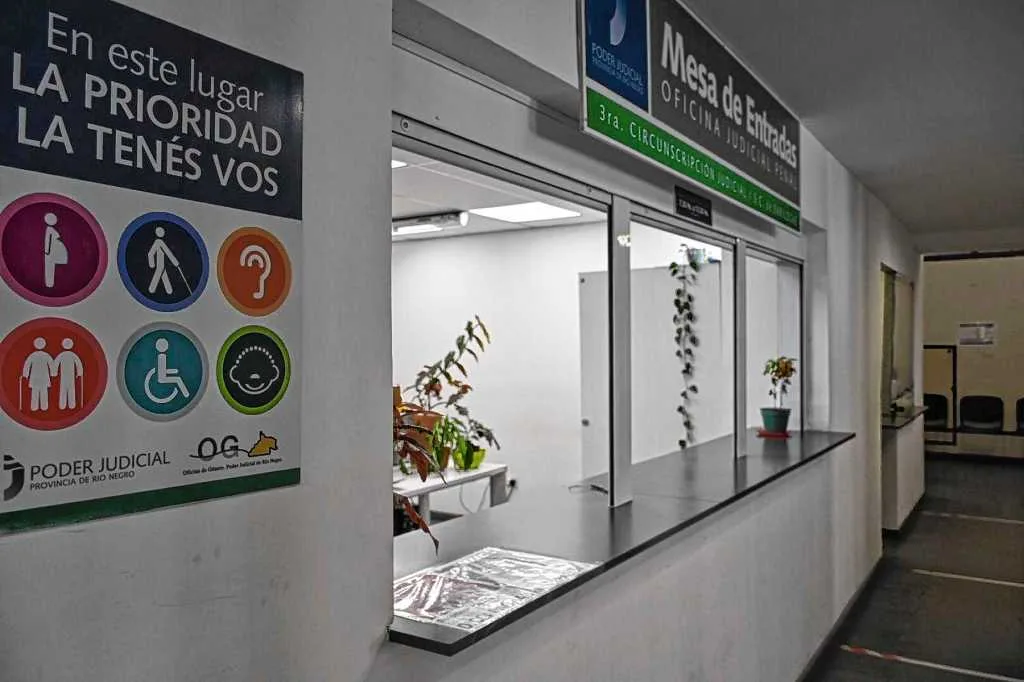 Formulan cargos por violencia de género tras agresiones mutuas en Bariloche
