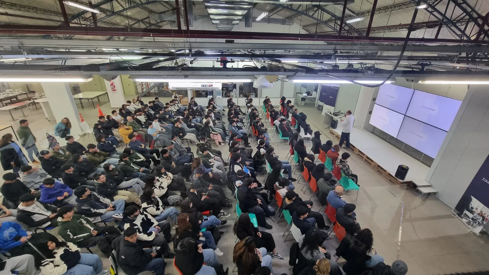 Fundación Mirgor inauguró un nuevo centro de capacitación para 180 jóvenes técnicos en Río Grande