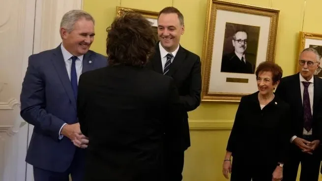 Javier Milei recibió a Manuel Adorni en Olivos en medio de investigaciones judiciales