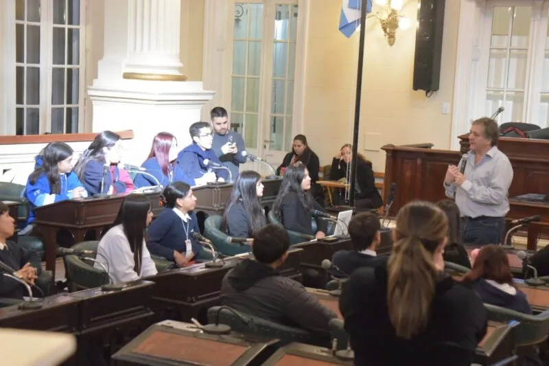 Jóvenes estudiantes participaron en taller de oratoria en la Legislatura de Corrientes