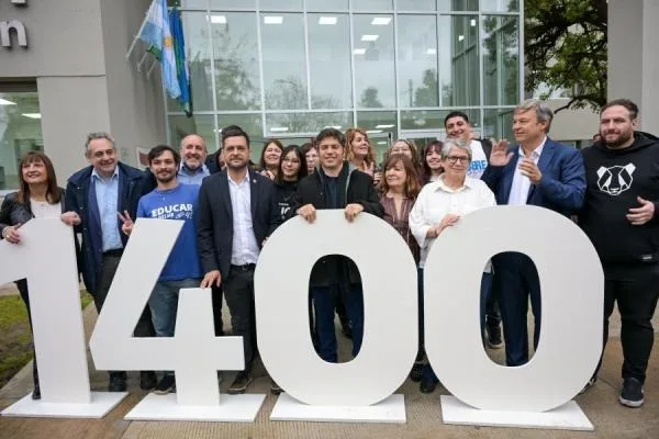 Kicillof inauguró nuevas obras en seguridad, educación y vivienda en Almirante Brown