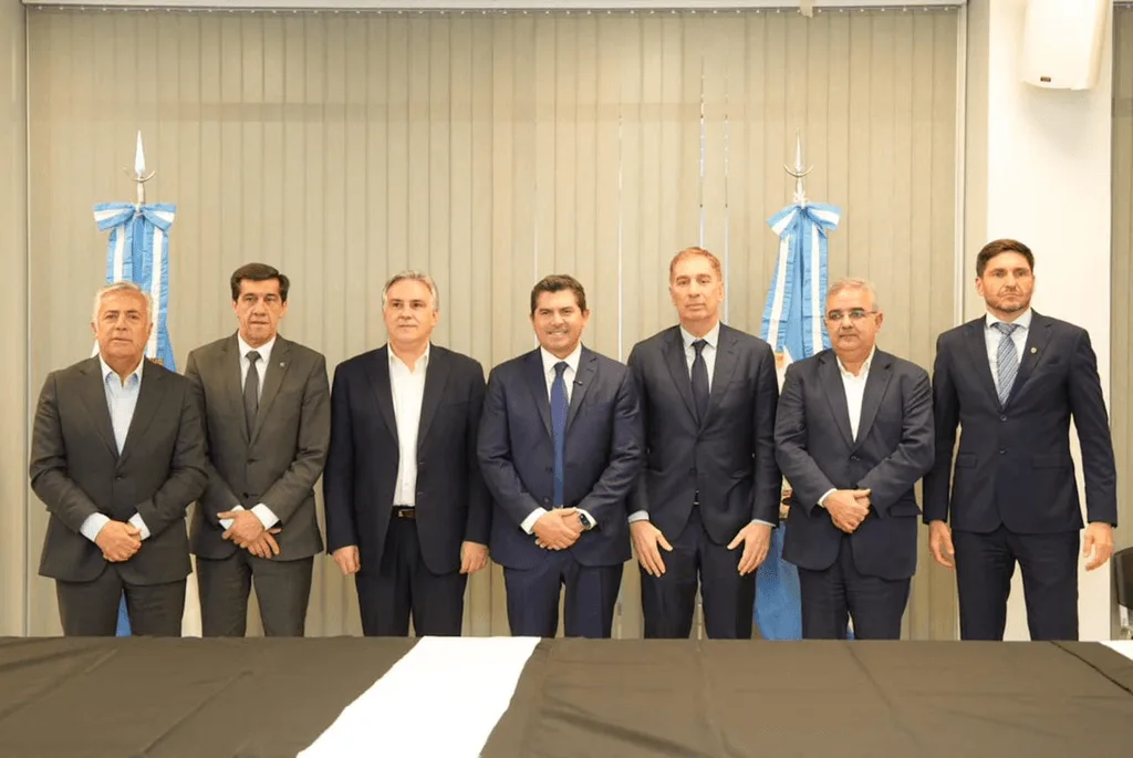Marcelo Orrego lideró cumbre federal y firmó acuerdos clave con Santa Fe y Mendoza