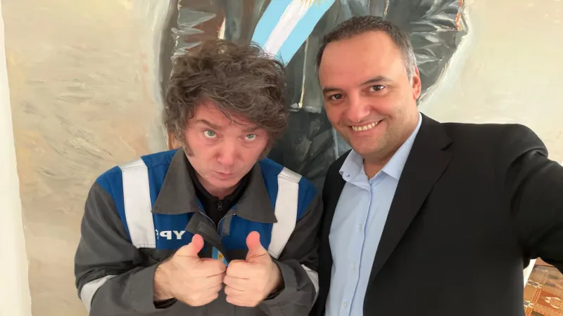 Milei confirma que Manuel Adorni presentará su declaración jurada antes del plazo y descarta su salida