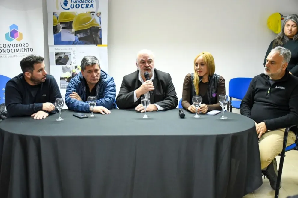 Municipio y sindicatos de la CGT lanzan ciclo de formación en seguridad laboral para fortalecer el empleo