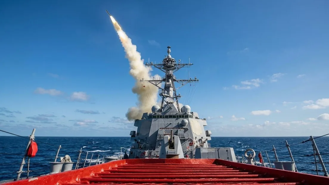 Washington y Teherán intercambian ataques en el estrecho de Ormuz en una tregua frágil