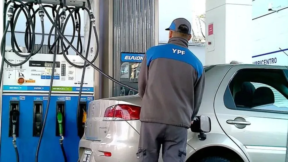 YPF anuncia suba del 1% en combustibles y extiende congelamiento por 45 días